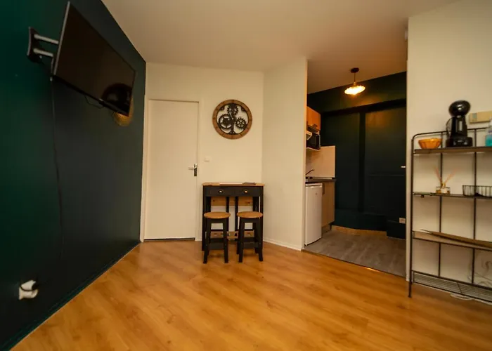 Studio☆netflix☆canal+☆canal Sat☆parking☆ شقة